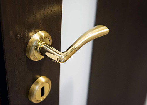 新青24小时上门开锁公司