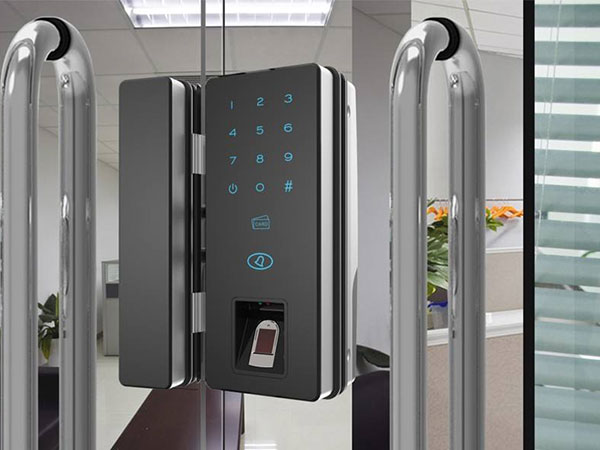 新青24小时上门开锁公司