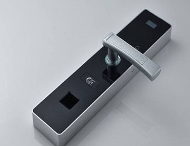 新青24小时上门开锁公司