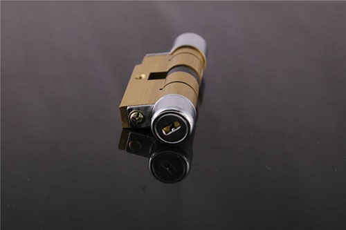 新青24小时上门开锁公司