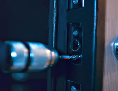 新青24小时上门开锁公司